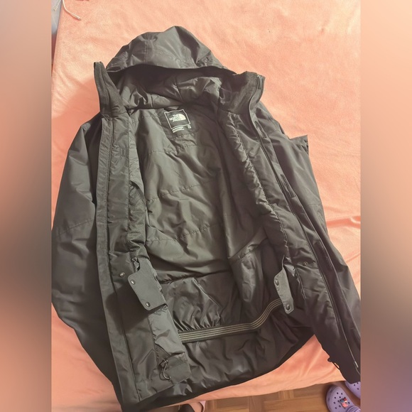 the northface jacket - Picture 3 of 6